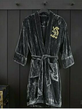 Pottery Barn Teen Harry Potter Charcoal Velvet Robe with Gold Hufflepuff